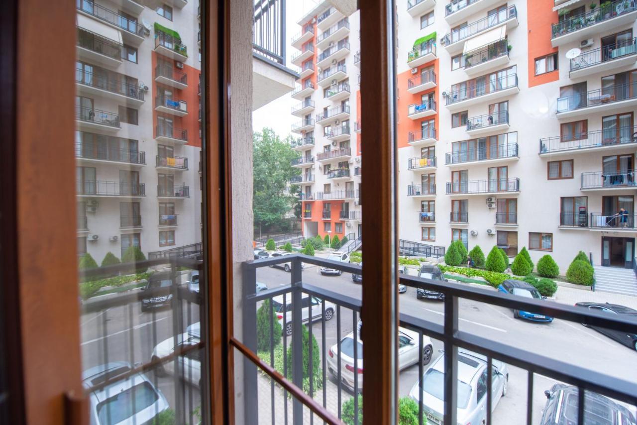 GG Home - cozy 2-bedroom apartment on Givi Kartozia  Tbilisi Buitenkant foto