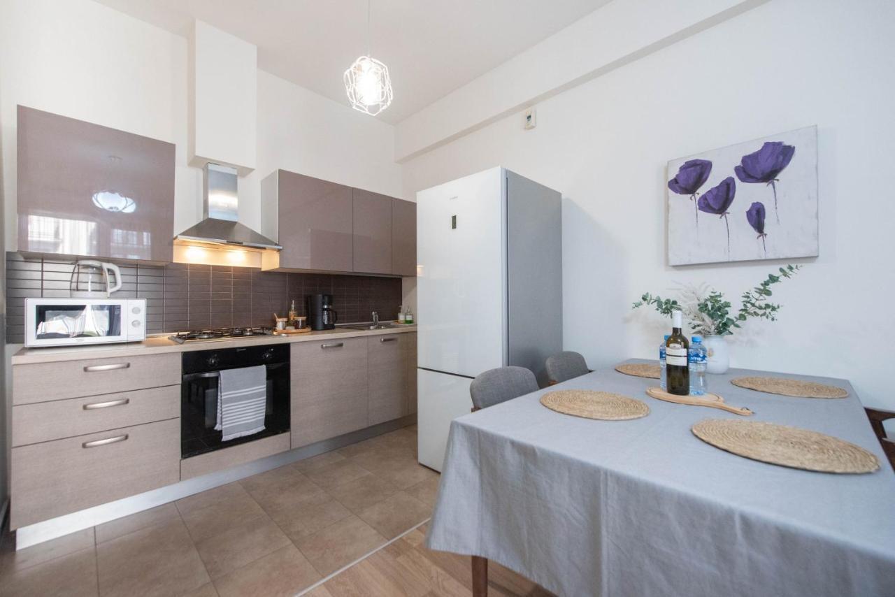 GG Home - cozy 2-bedroom apartment on Givi Kartozia  Tbilisi Buitenkant foto