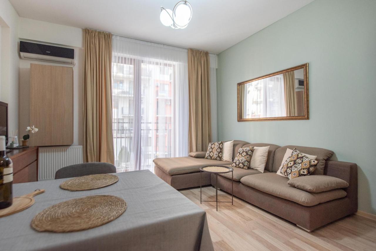 GG Home - cozy 2-bedroom apartment on Givi Kartozia  Tbilisi Buitenkant foto