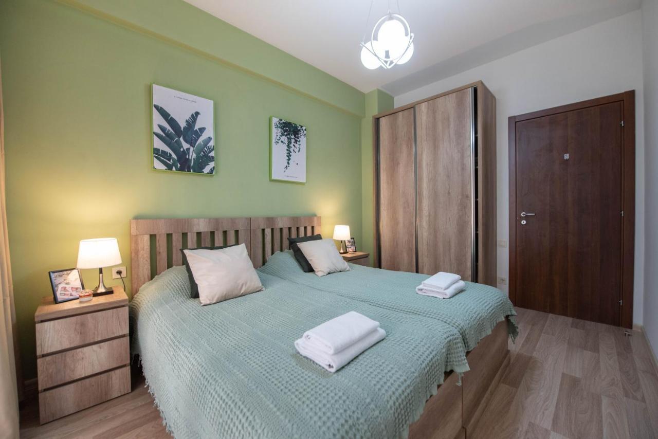GG Home - cozy 2-bedroom apartment on Givi Kartozia  Tbilisi Buitenkant foto